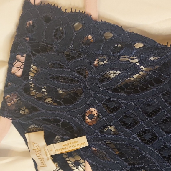 LAUNDRY Open Weave Crochet Top - Picture 3 of 7